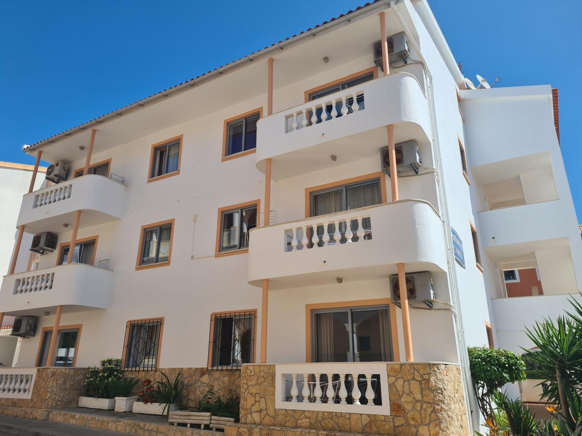 Apartamentos Cabrita Olhos de Agua  Exterior photo