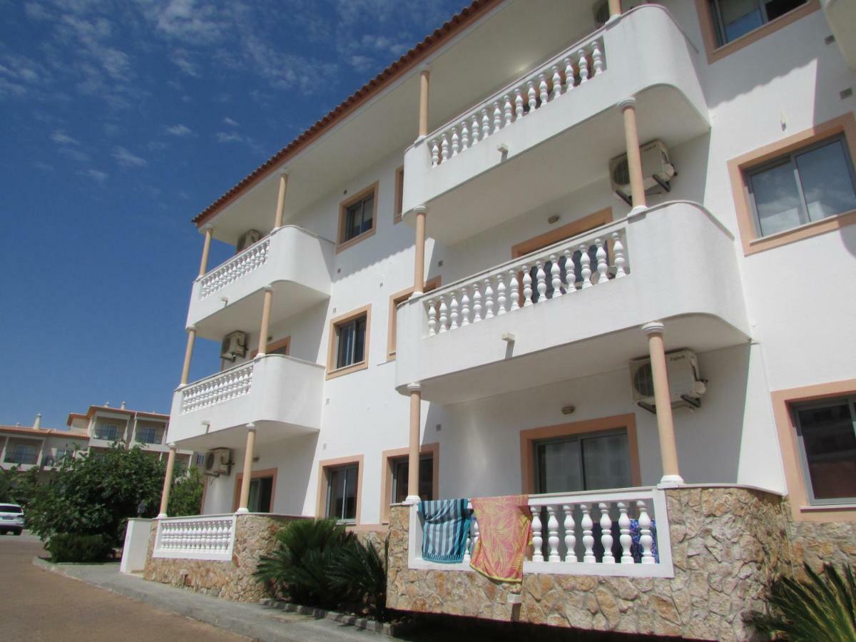 Apartamentos Cabrita Olhos de Agua  Exterior photo