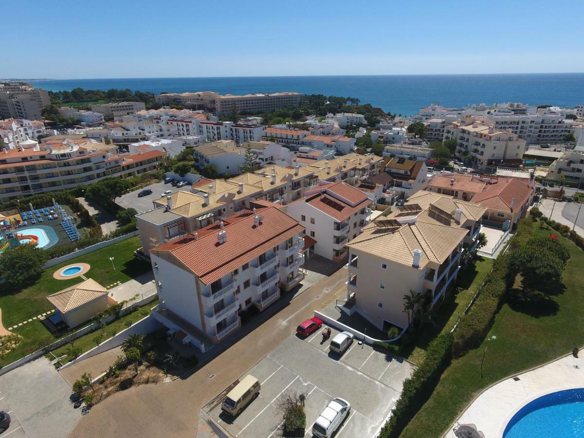 Apartamentos Cabrita Olhos de Agua  Exterior photo