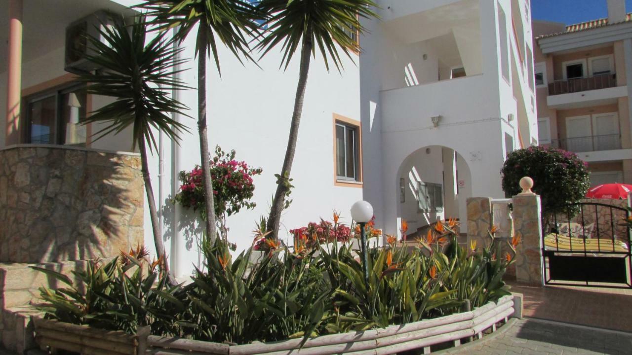 Apartamentos Cabrita Olhos de Agua  Exterior photo